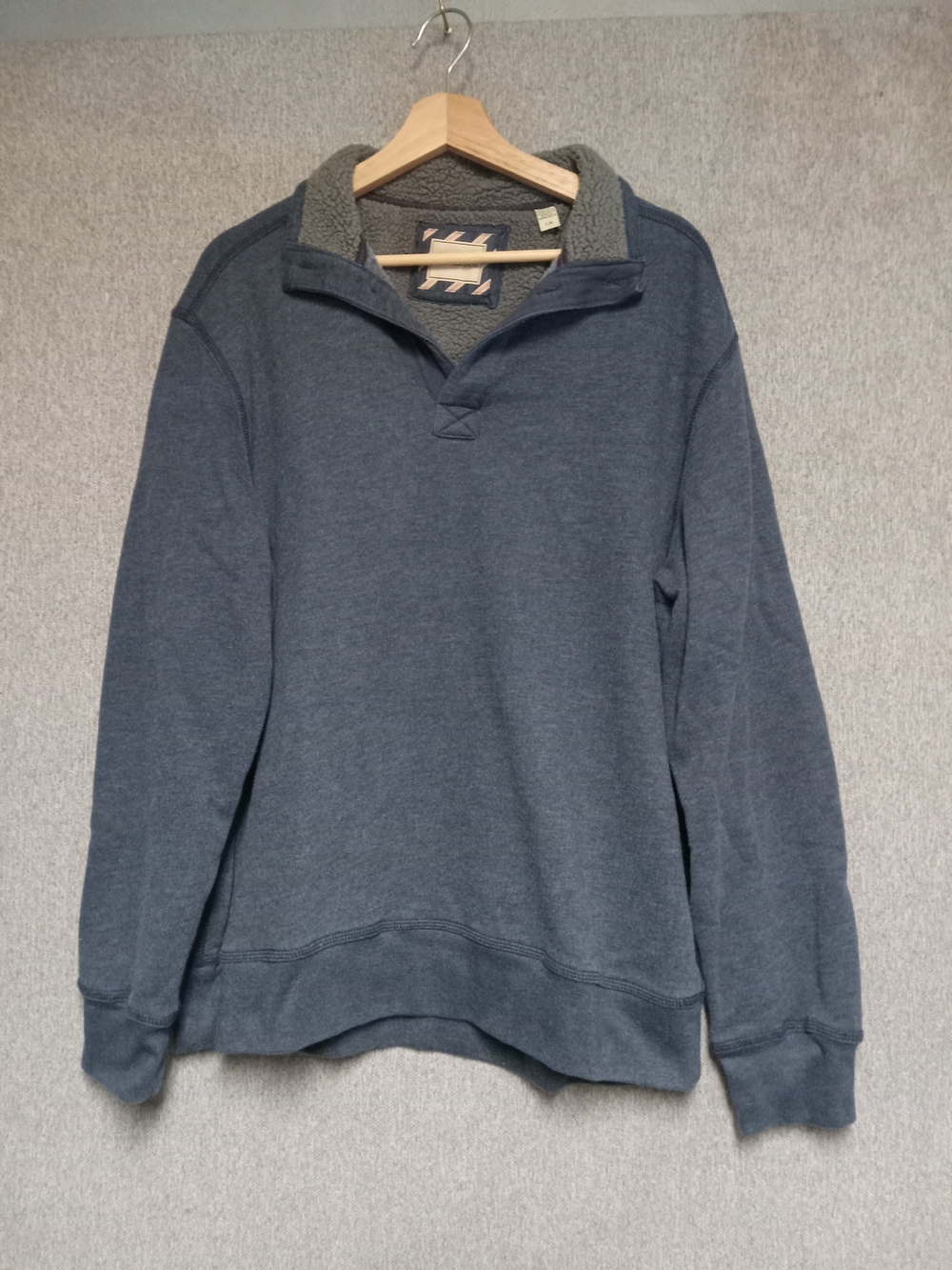 G.H. Bass & Co. Gray Sherpa-Trim Zip Neck Sweater